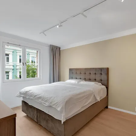 Moderne Sentrumsdrom Med Balkong Lejlighed